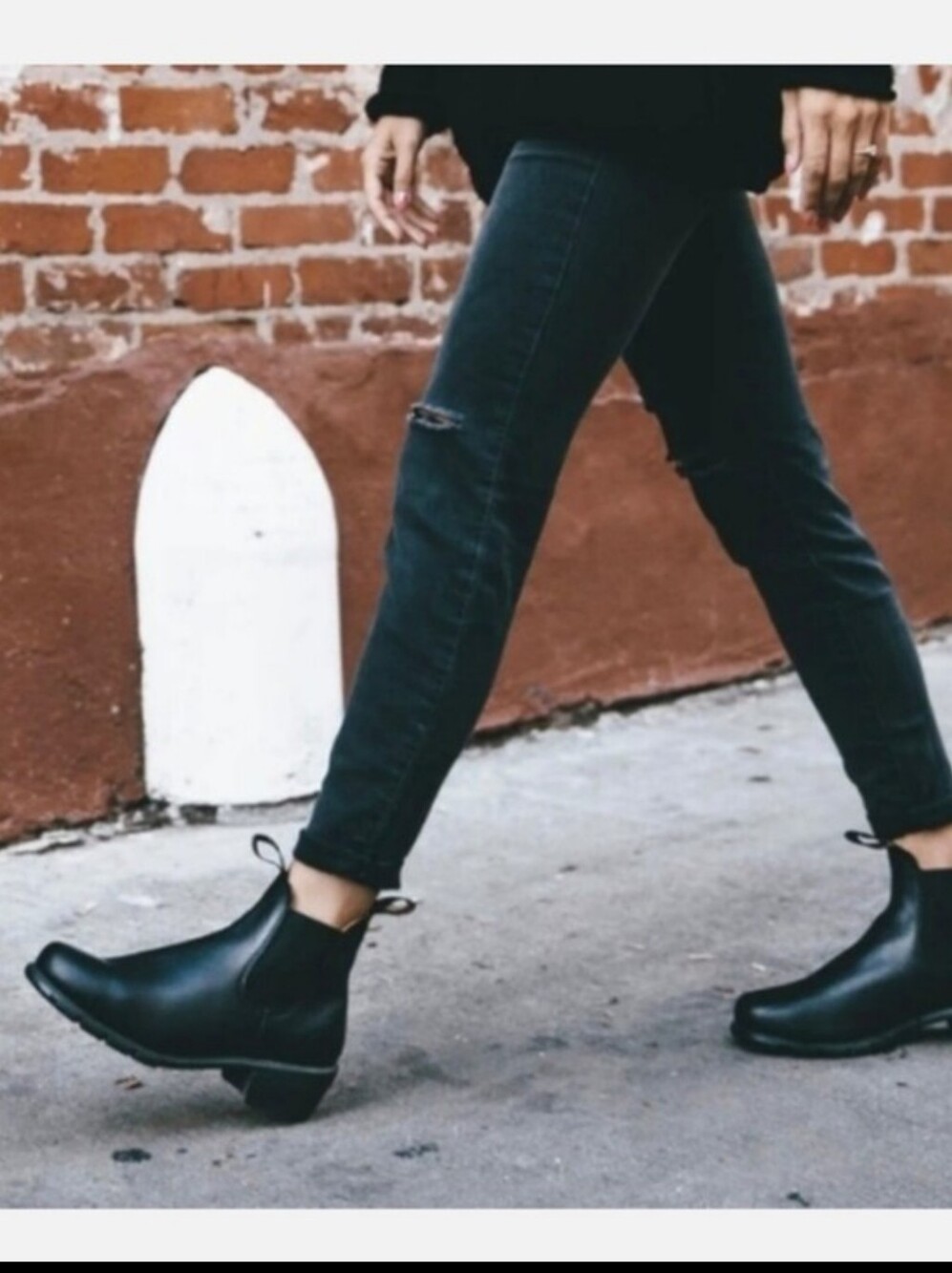 Blundstone 1671 Heeled Black Leather Pull On Chelsea Boots